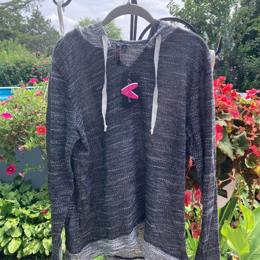 Extra Touch - 2x Grey top with hood - NWT